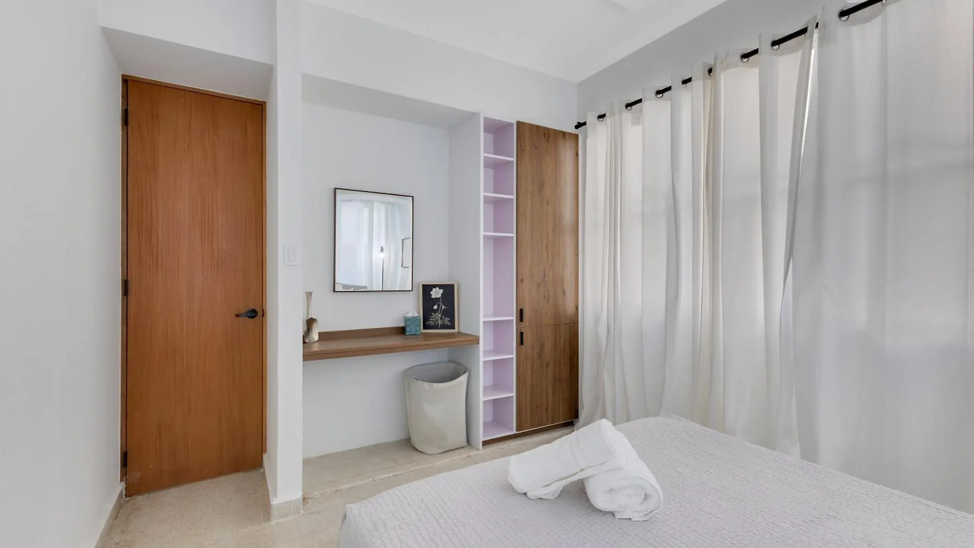 Amazing Group Home Near Beach, Nightlife For 18 San Juan
