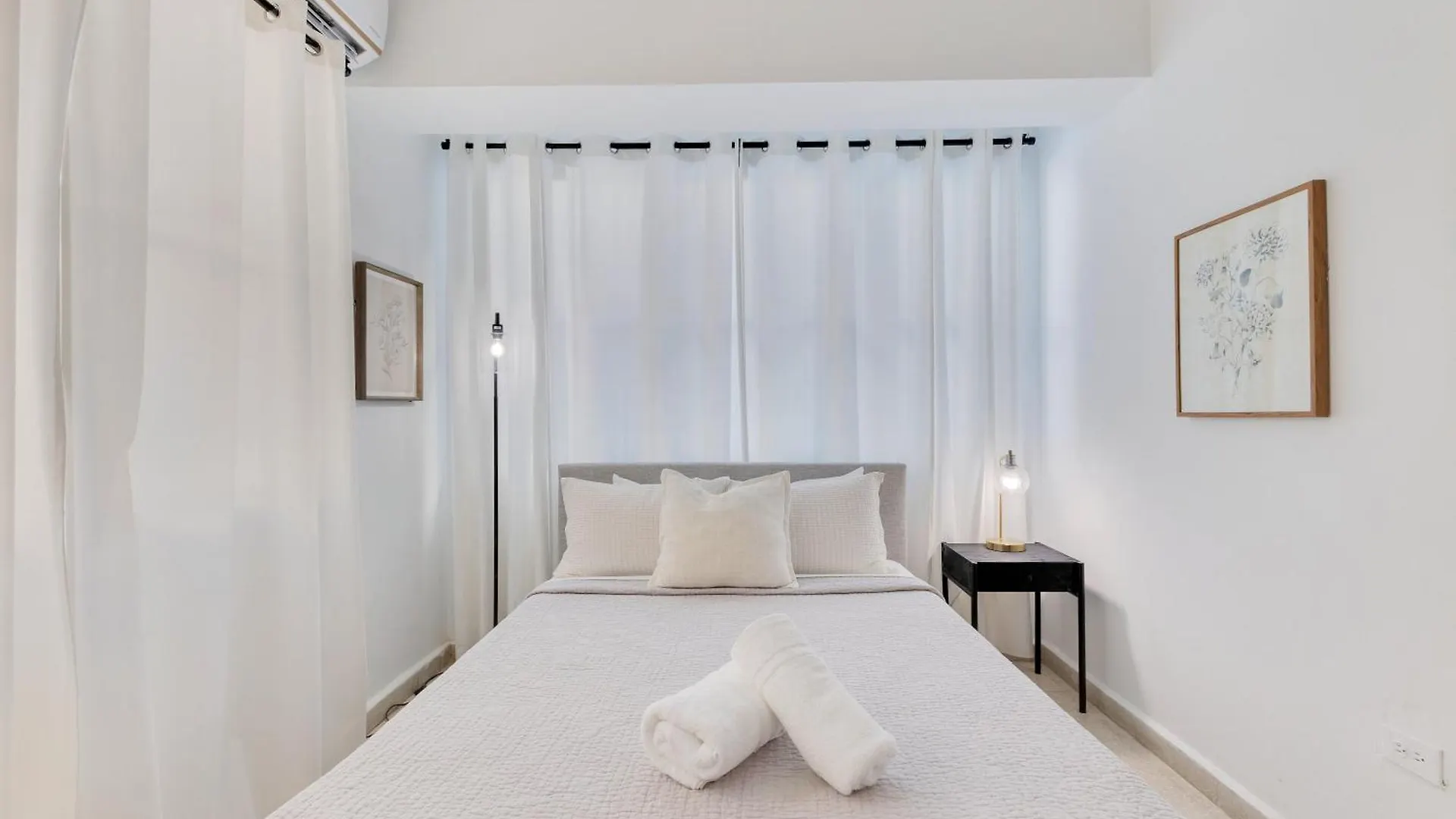 Amazing Group Home Near Beach, Nightlife For 18 San Juan 0*,