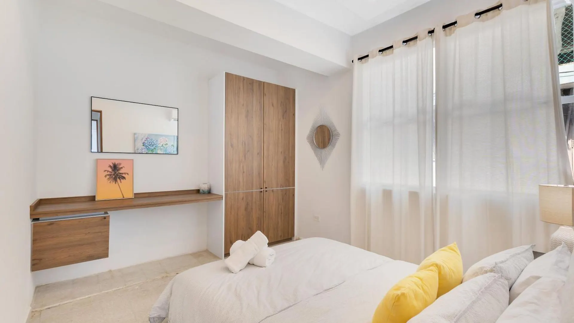 Amazing Group Home Near Beach, Nightlife For 18 San Juan Villa