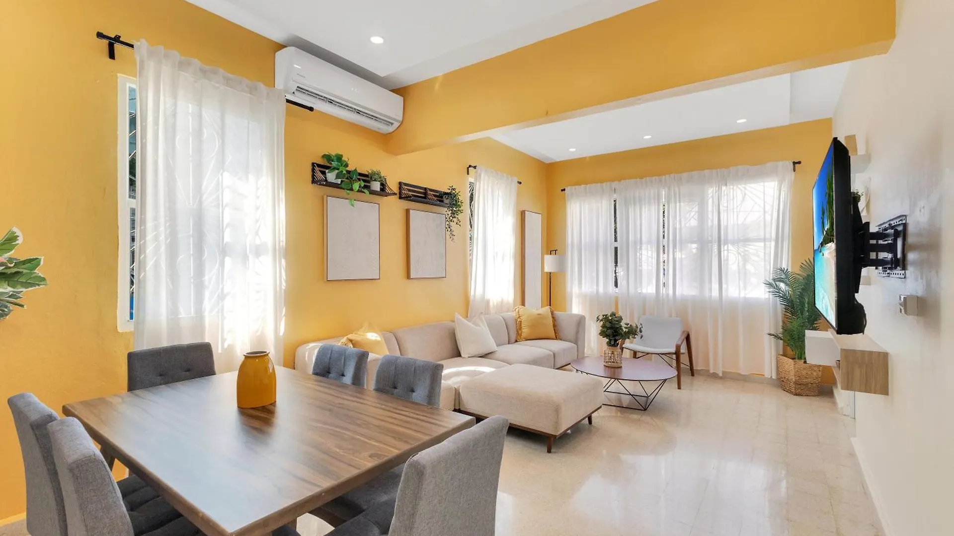 Amazing Group Home Near Beach, Nightlife For 18 San Juan Villa