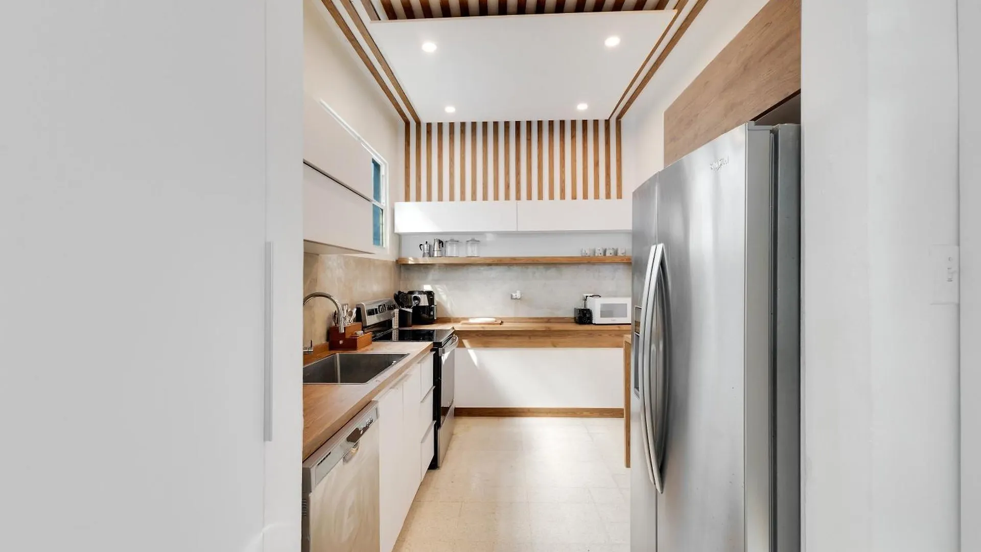 Amazing Group Home Near Beach, Nightlife For 18 San Juan